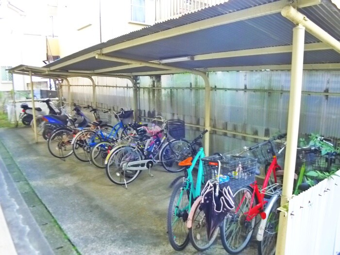 物件外観写真6　(駐輪場)