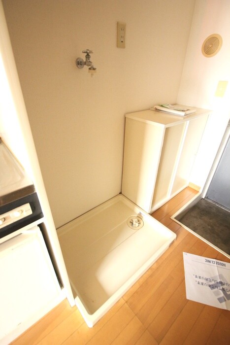 物件内観写真13　(洗濯機置場)