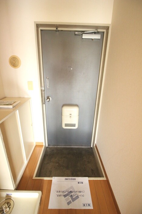 物件内観写真15　(玄関)
