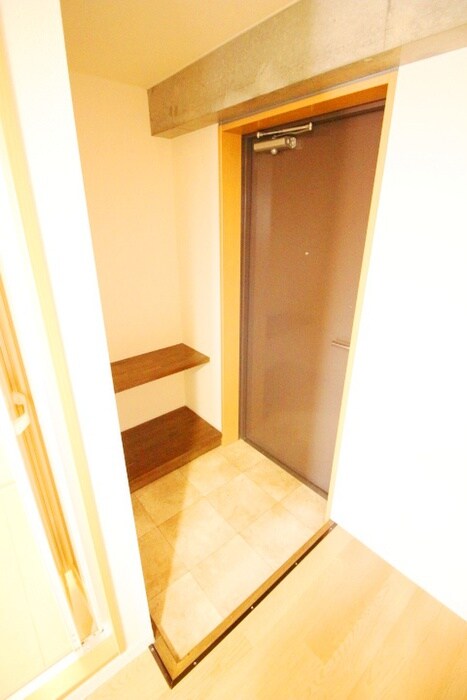 物件内観写真18　(玄関)