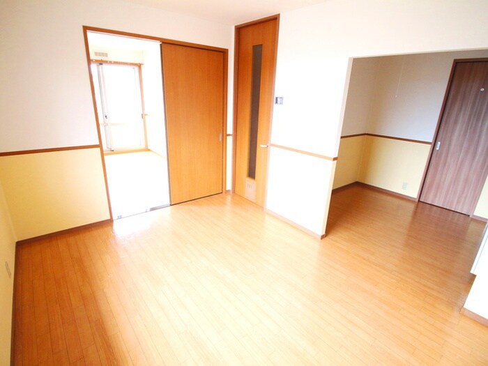 物件内観写真8　(居室)