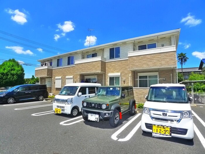 物件外観写真3　(駐車場)