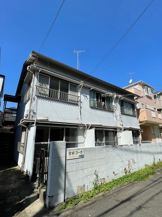 物件外観写真4　(エントランス部分)