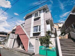 ヴィラトーヨー東戸塚第１外観写真