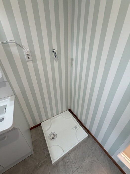 物件内観写真12　(洗濯機置場)