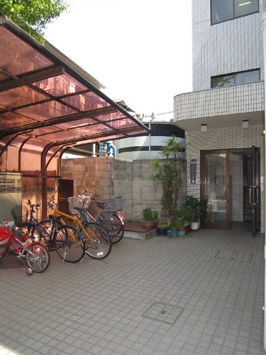 物件外観写真5　(駐輪場)