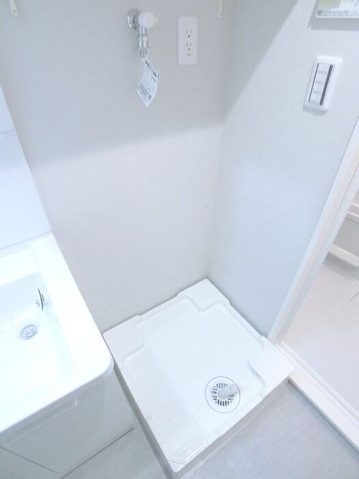 物件内観写真15　(洗濯機置場)