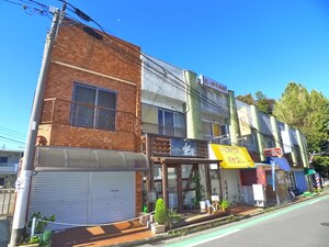 新秋津駅前店舗付住宅外観写真