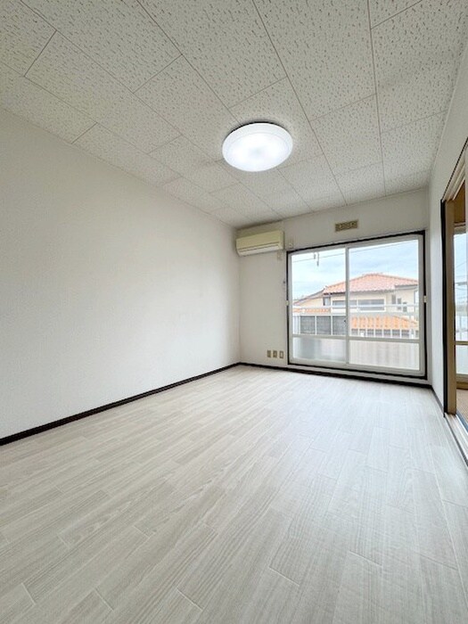 物件内観写真3　(居室)