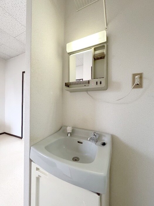 物件内観写真8　(洗面)