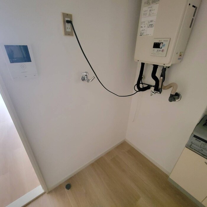 物件内観写真16　(洗濯機置場)