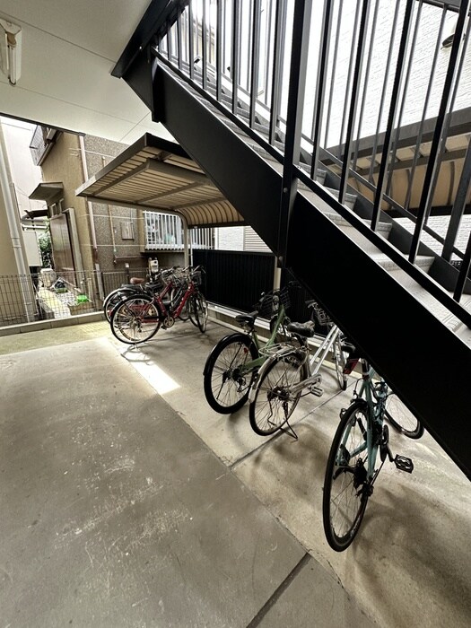 物件外観写真3　(駐輪場)