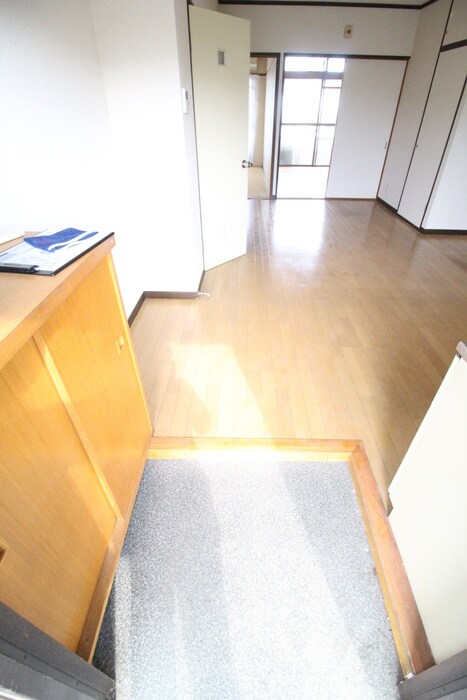 物件内観写真14　(玄関)