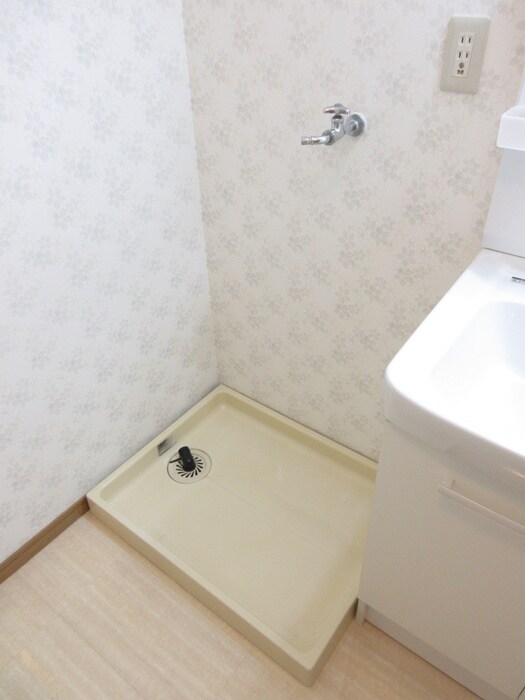 物件内観写真11　(洗濯機置場)