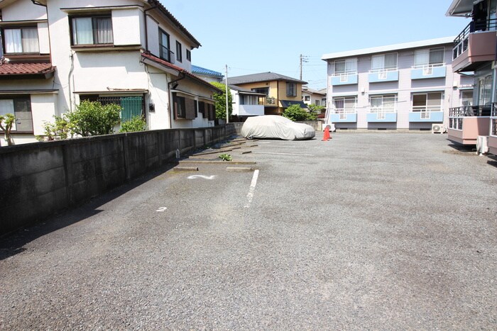 物件外観写真4　(駐車場)
