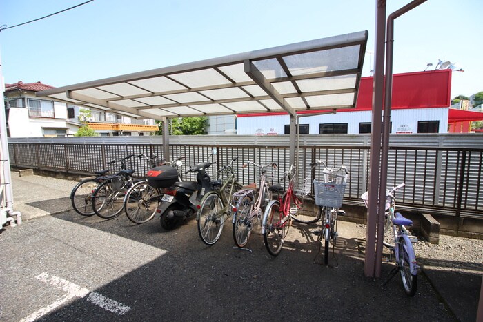 物件外観写真6　(駐輪場)