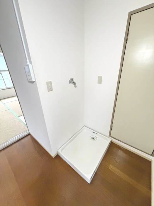 物件内観写真17　(洗濯機置場)