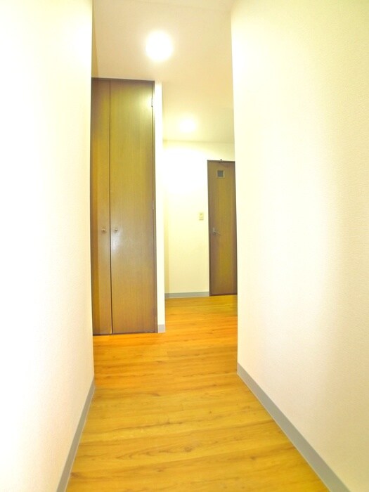 物件内観写真18　(廊下)