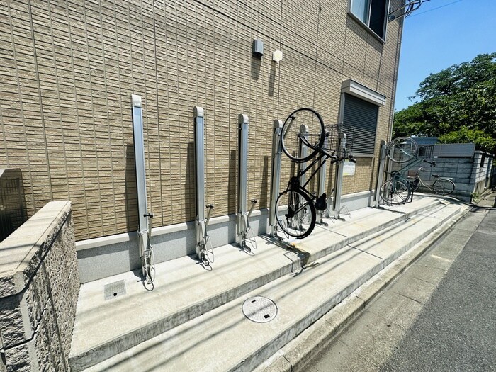 物件外観写真5　(駐輪場)