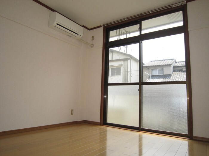 物件内観写真4　(居室)