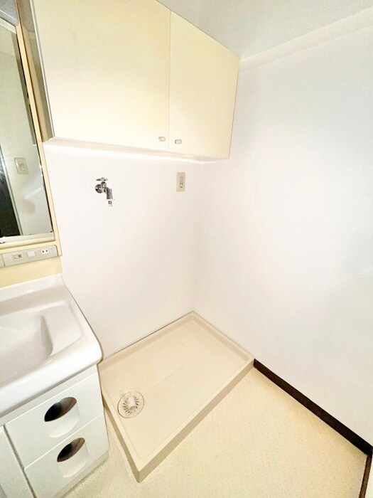 物件内観写真13　(洗濯機置場)