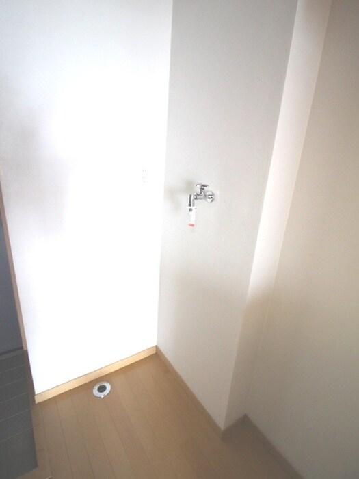 物件内観写真15　(洗濯機置場)