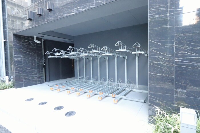 物件外観写真4　(駐輪場)