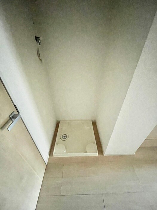 物件内観写真16　(洗濯機置場)