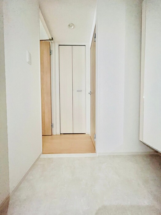 物件内観写真16　(玄関)