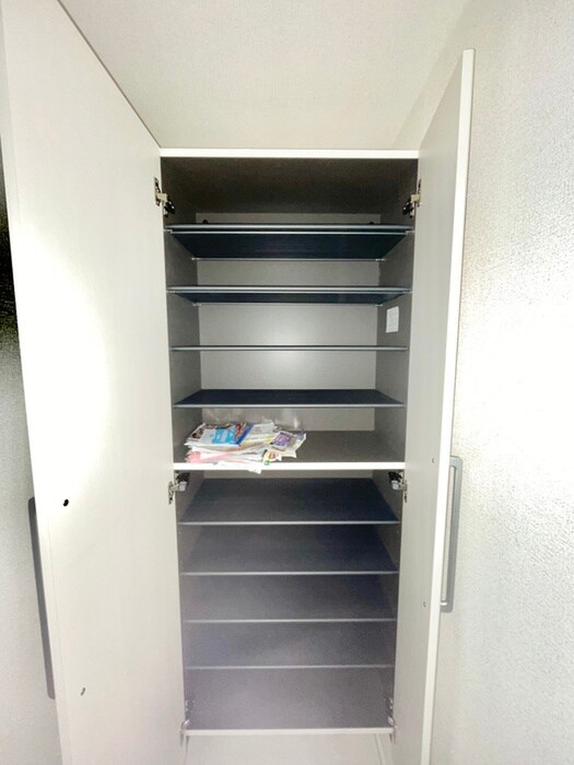 物件内観写真18　(靴箱)