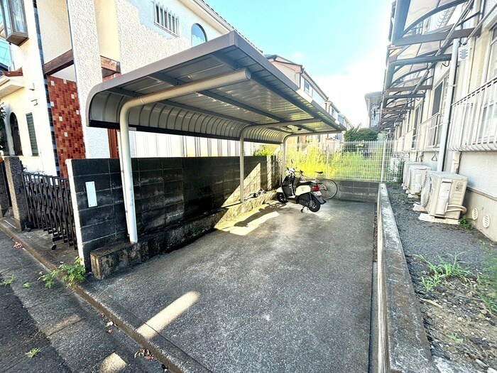 物件外観写真3　(駐輪場)