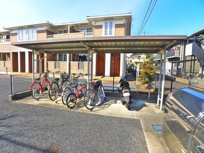 物件外観写真5　(駐輪場)