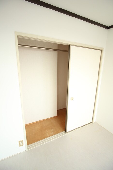 物件内観写真11　(収納)