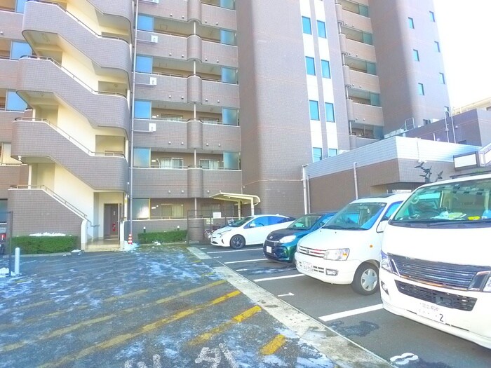 物件外観写真6　(駐車場)