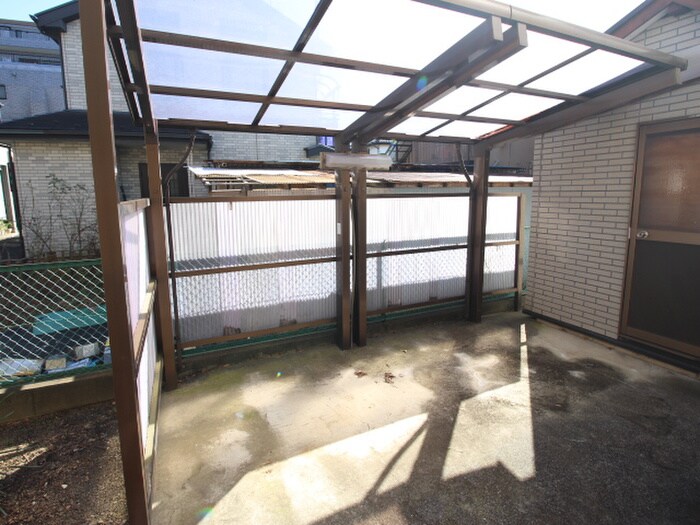 物件外観写真5　(駐輪場)