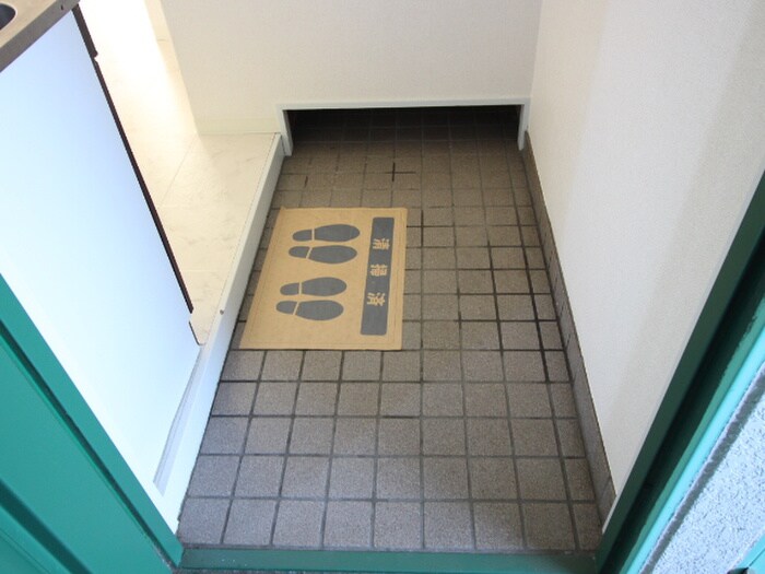 物件内観写真13　(玄関)