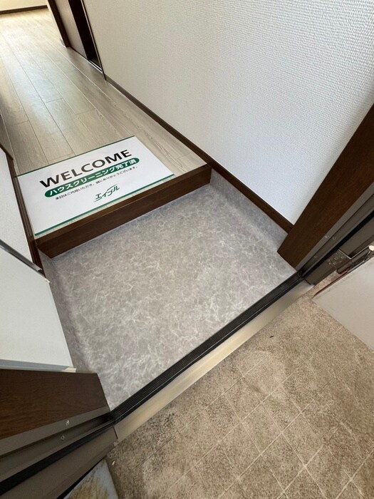 物件内観写真15　(玄関)