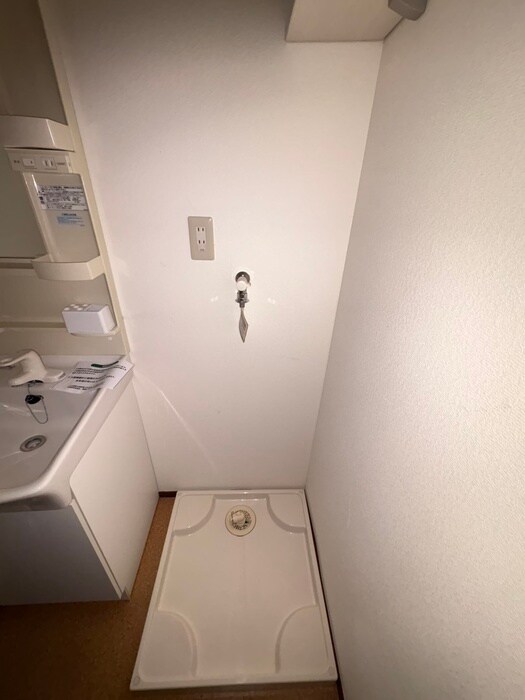 物件内観写真18　(洗濯機置場)