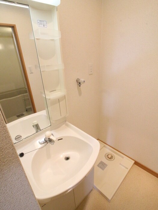 物件内観写真13　(洗濯機置場)