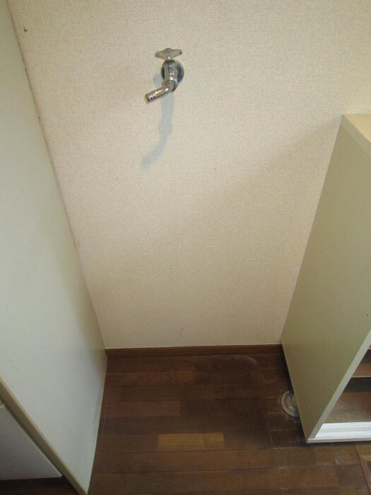 物件内観写真11　(洗濯機置場)