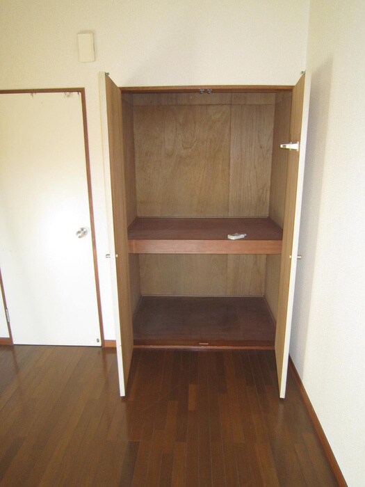 物件内観写真12　(収納)