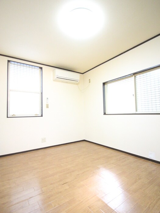 物件内観写真11　(居室)