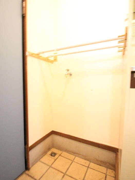 物件内観写真18　(洗濯機置場)