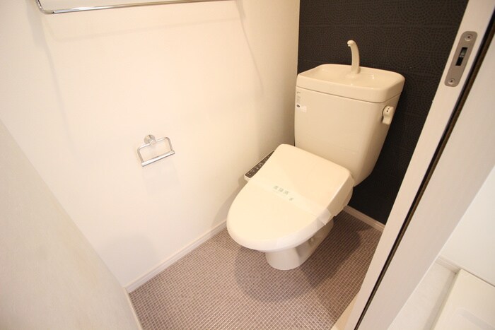 物件内観写真8　(トイレ)