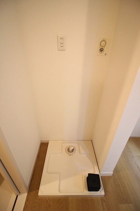 物件内観写真10　(洗濯機置場)