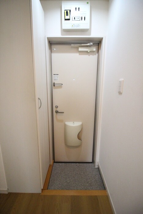 物件内観写真15　(玄関)