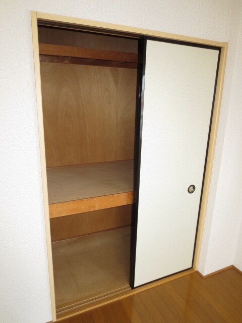 物件内観写真13　(収納)
