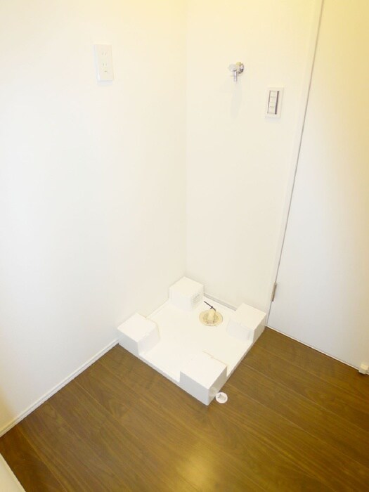 物件内観写真19　(洗濯機置場)