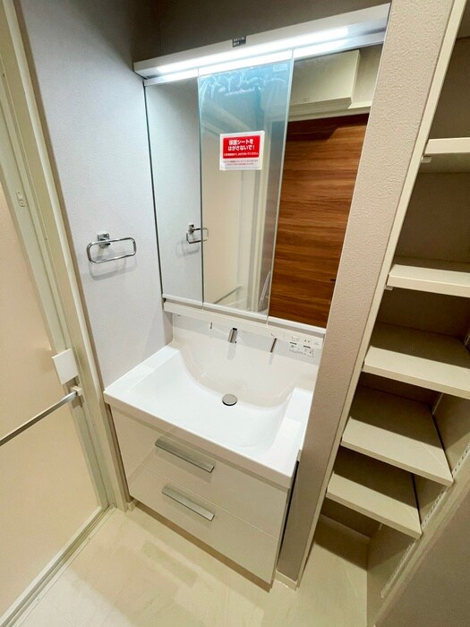 物件内観写真11　(洗面)