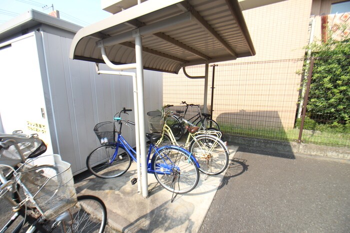 物件外観写真2　(駐輪場)